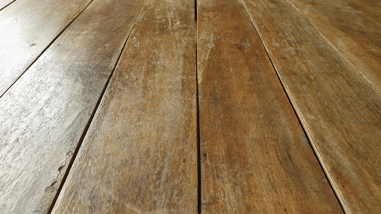 a-treasure-hunter-pulled-up-the-floorboards-of-an-old-house-and-found-46000-in-cash-from-the-1950s-768x432-1