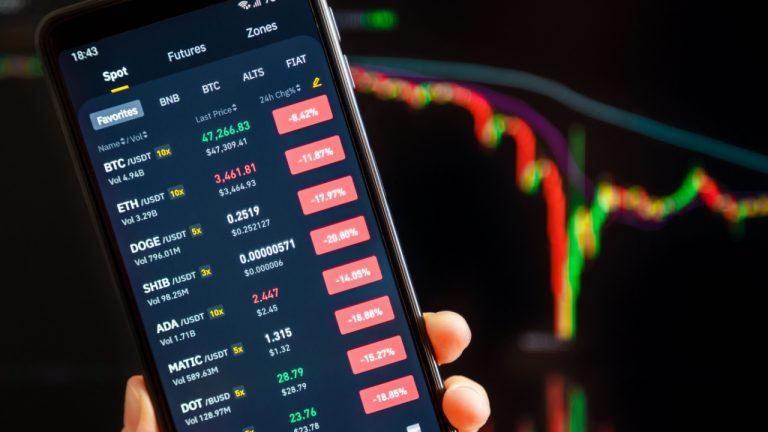 bitcoin-dip-hits-altcoins-hard-with-eth-down-by-18-and-sol-down-by-20-768x432-1