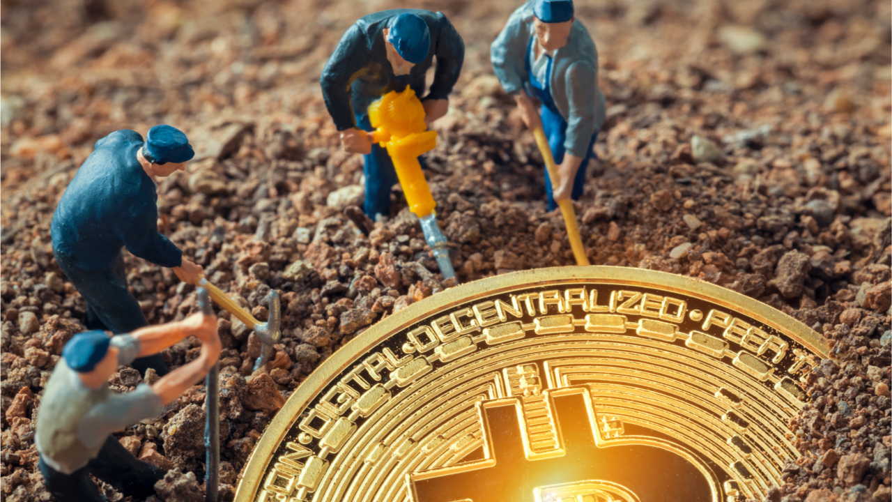 bitcoin-hashrate-nears-all-time-high-captured-in-may-btc-mining-rigs-produced-in-2016-still-profitable