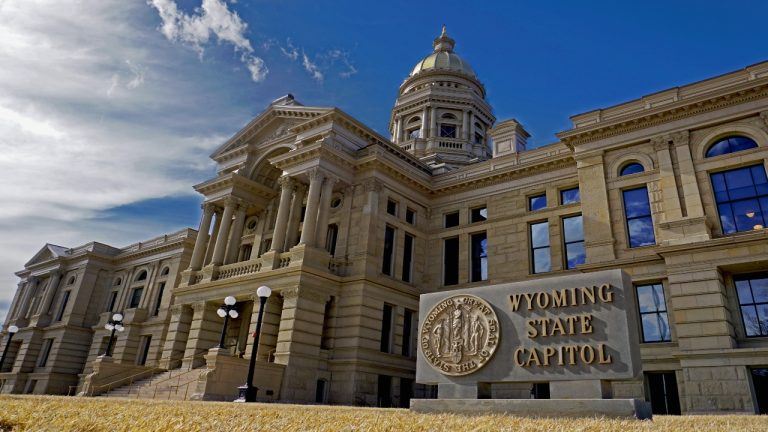 chainlinks-link-jumps-3-to-9-70-as-wyoming-moves-frnt-to-ccip-for-added-security-768x432-1