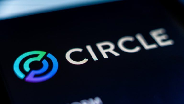 circle-renews-coinbase-usdc-deal-and-rules-out-dividends-768x432-1
