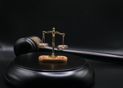 gavel-7499911-1280-x300_1px