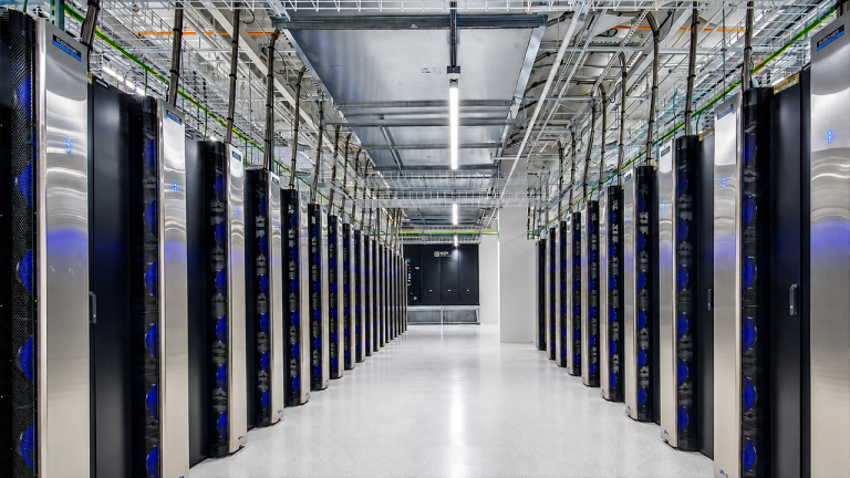 hyperscale-data-sells-100-btc-to-fuel-3b-ai-data-center2-768x432-1