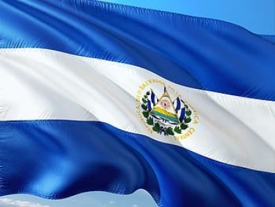 international-flag-el-salvador-royalty-free-thumbnail-x300_1px
