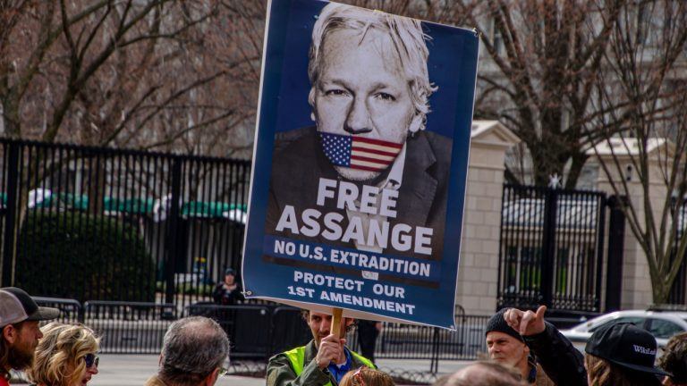 julian-assange-768x432-1