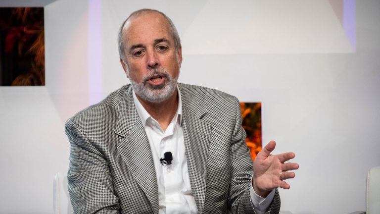 ric-edelman-urges-10-40-bitcoin-allocation-sees-500k-by-2030-768x432-1