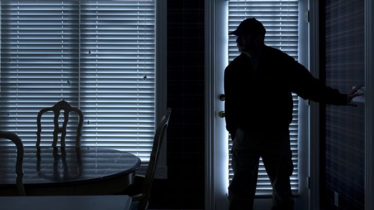 thief-inside-house-768x432-1
