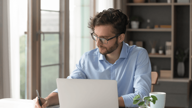 with-75-of-tech-listings-asking-for-ai-gen-z-weighs-specialist-vs-generalist-768x432-1